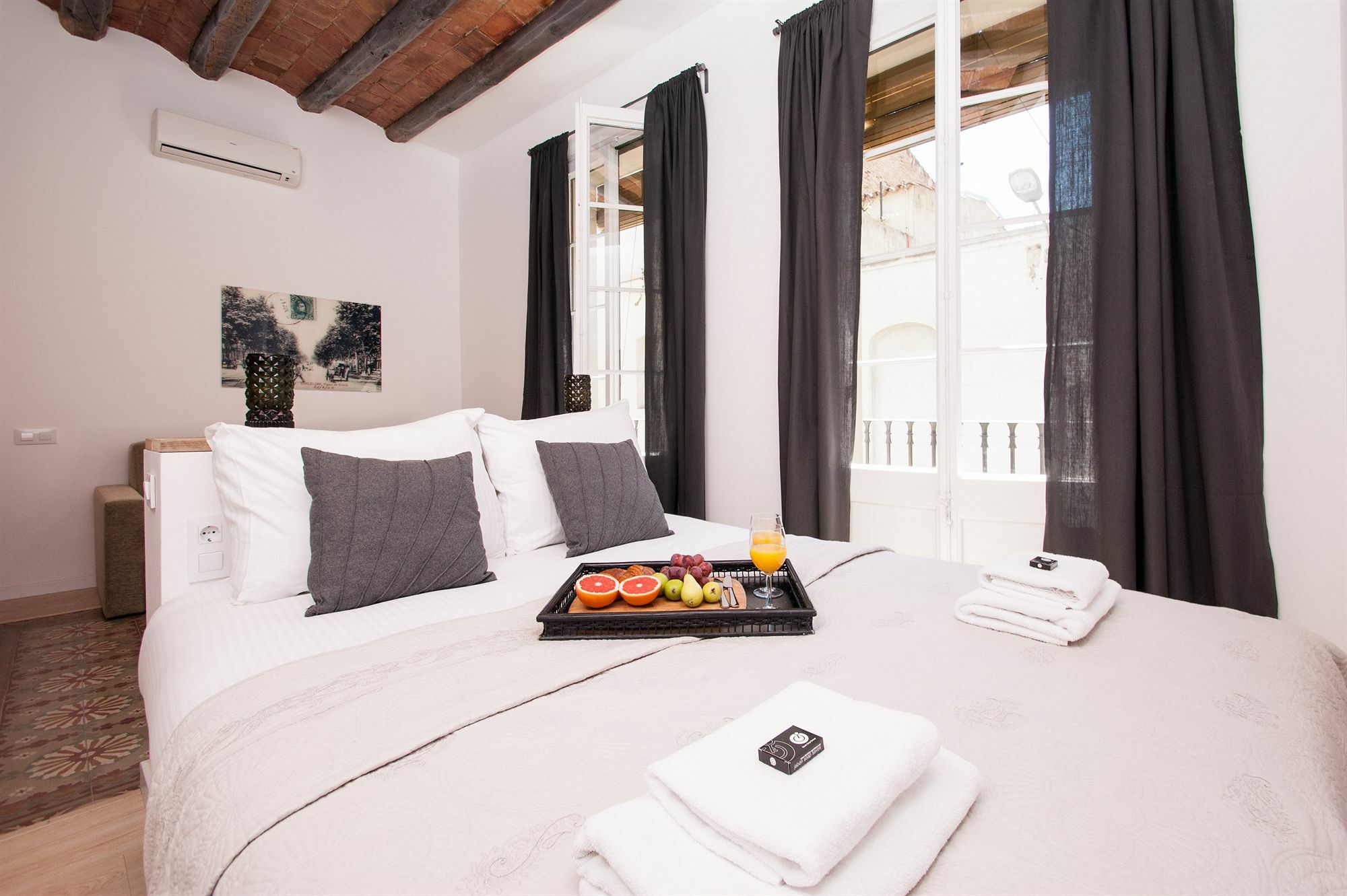 Short Stay Group Gracia Serviced Apartments Barcelona Eksteriør bilde