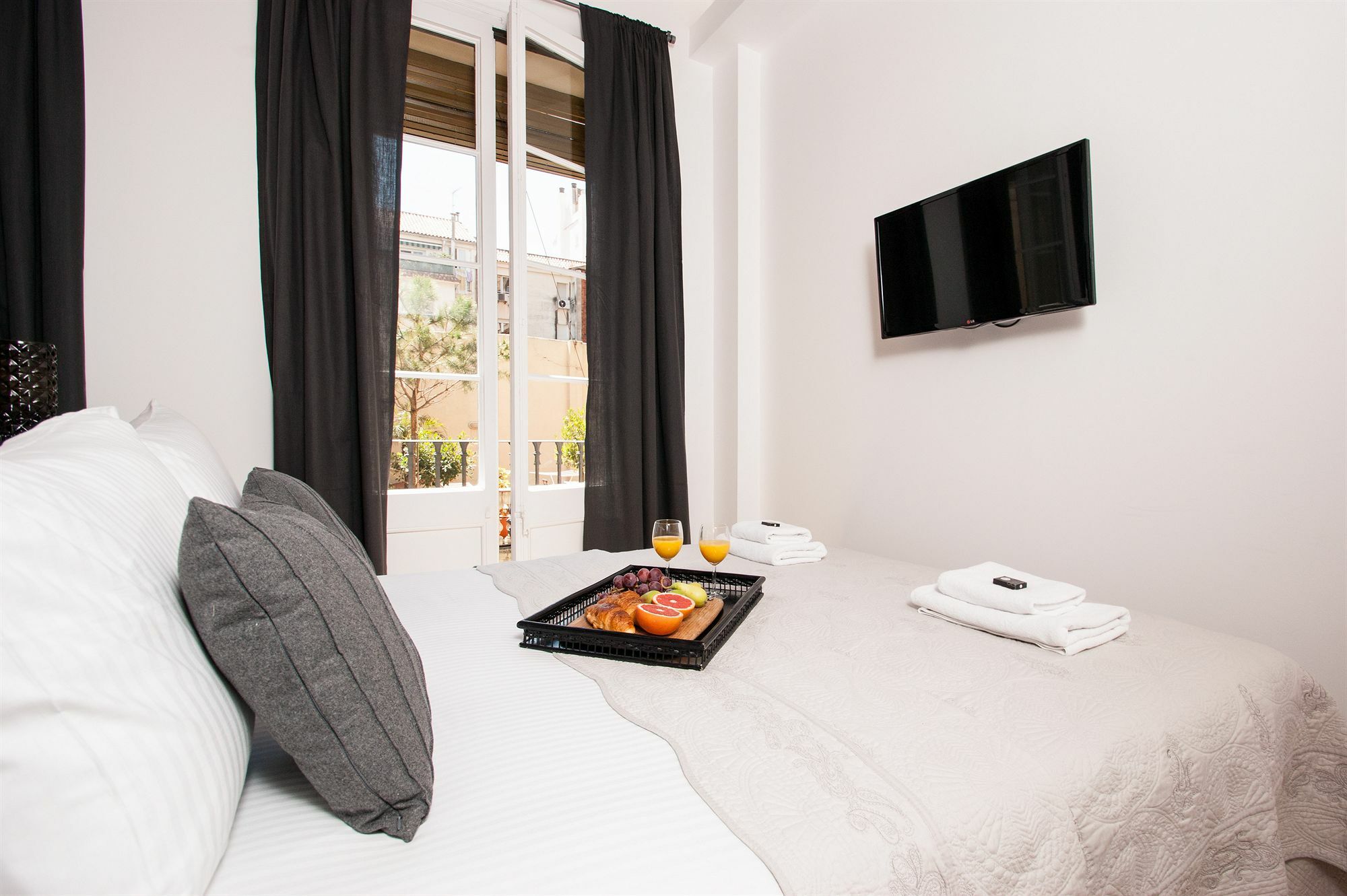 Short Stay Group Gracia Serviced Apartments Barcelona Eksteriør bilde